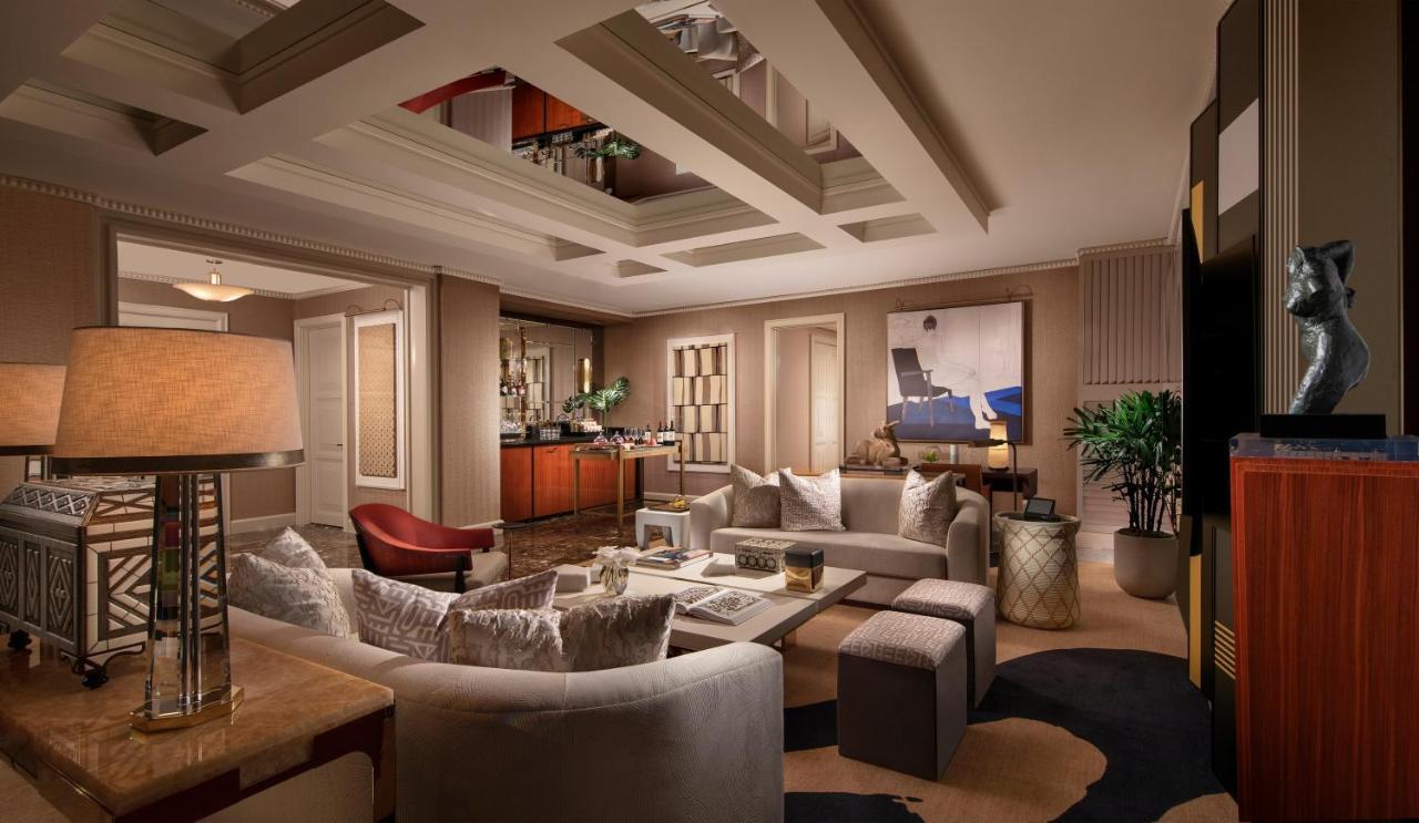 Wynn Λας Βέγκας Εξωτερικό φωτογραφία The living room of a three-bedroom suite at The Ritz-Carlton, Washington, D.C.
